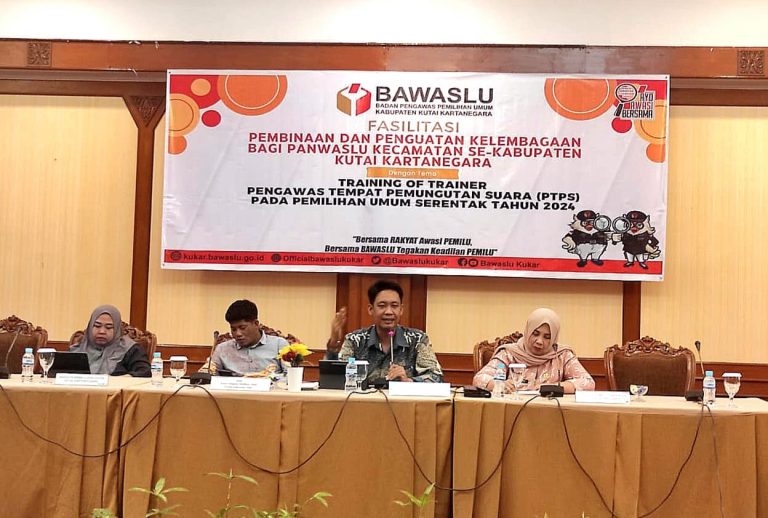 Bawaslu Kutai Kartanegara Sukses Laksanakan Pembinaan dan Penguatan Kelembagaan Panwaslu Kecamatan.