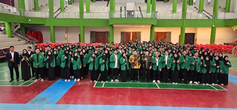 Sah !, Dr. Eka Mahmud Lantik Pengurus Ormawa FTIK UINSI Samarinda