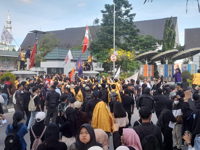 Aksi Solidaritas Muara Kate, Pemprov Diminta Ambil Sikap