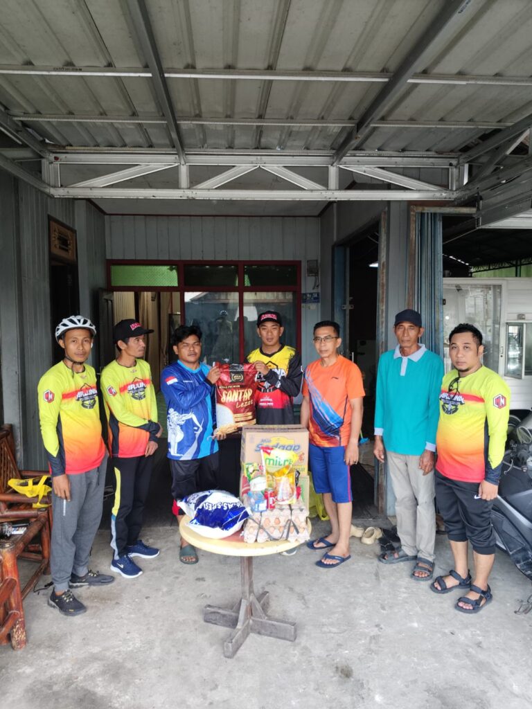 Arjuna Bike Salurkan Bantuan untuk Korban Kebakaran di Kelurahan Mangkurawang